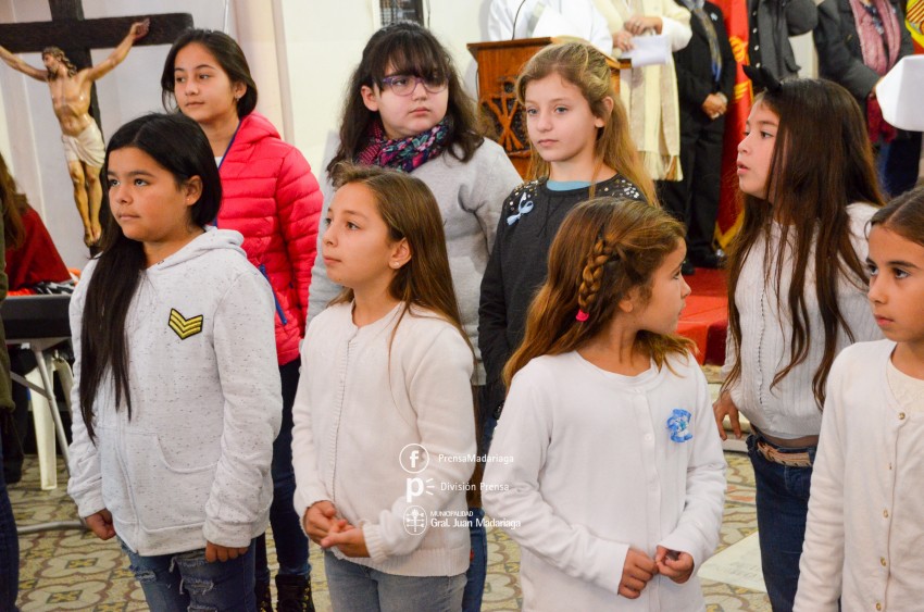 Coro, msica y baile en los actos por el 25 de Mayo