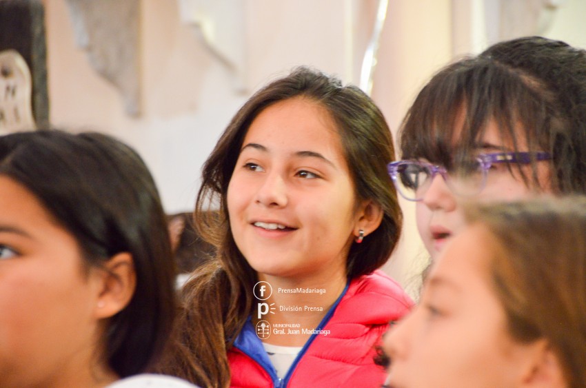 Coro, msica y baile en los actos por el 25 de Mayo