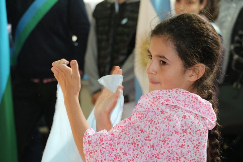 Coro, msica y baile en los actos por el 25 de Mayo