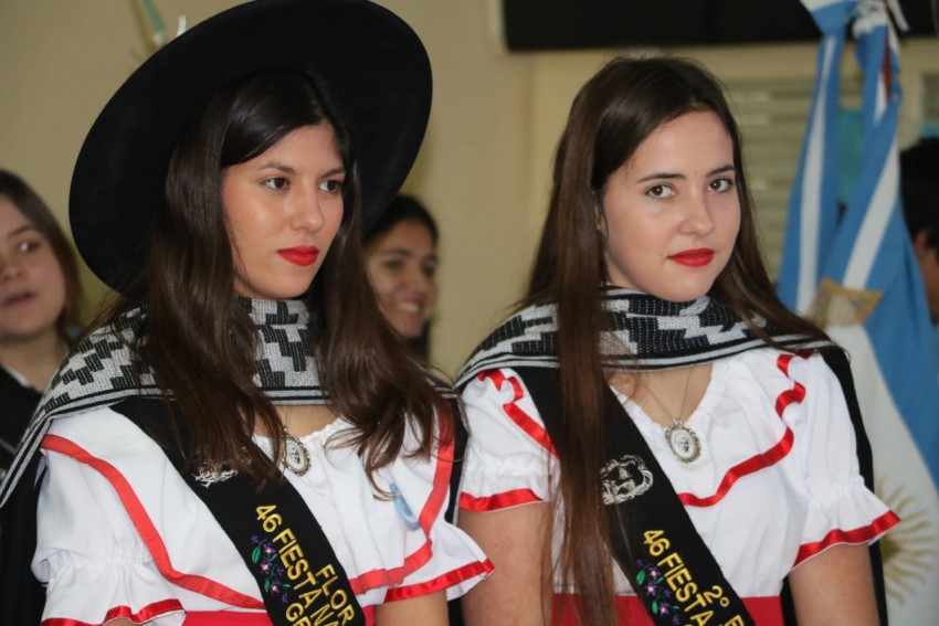 Coro, msica y baile en los actos por el 25 de Mayo