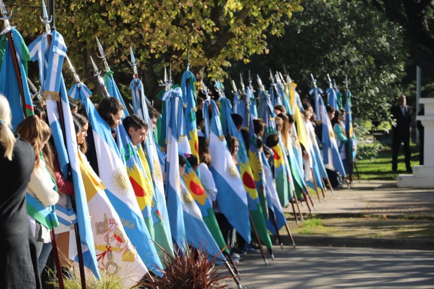 Coro, msica y baile en los actos por el 25 de Mayo