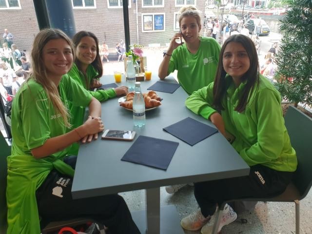 Arribaron a China las madariaguenses que nos representan en ftbol