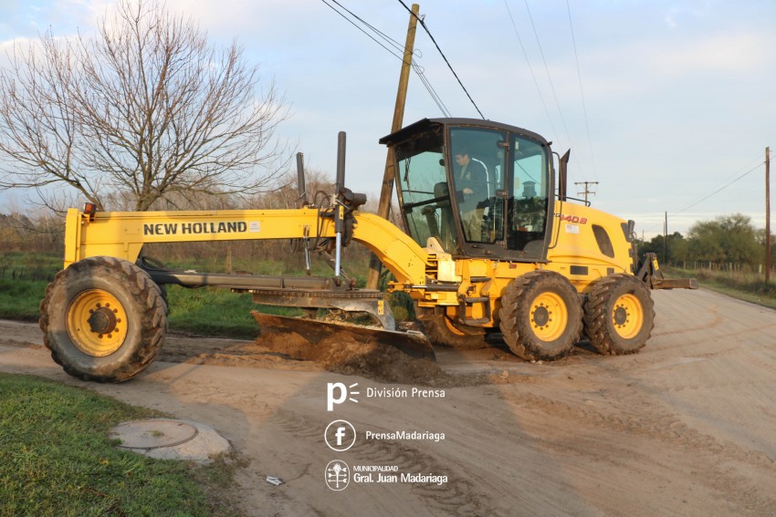 Construyen la banquina de la calle 25 y embellecen el lugar