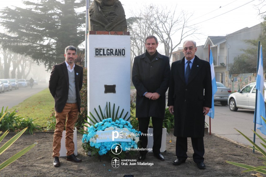Alumnos prometieron lealtad a la bandera en el acto central frente al 