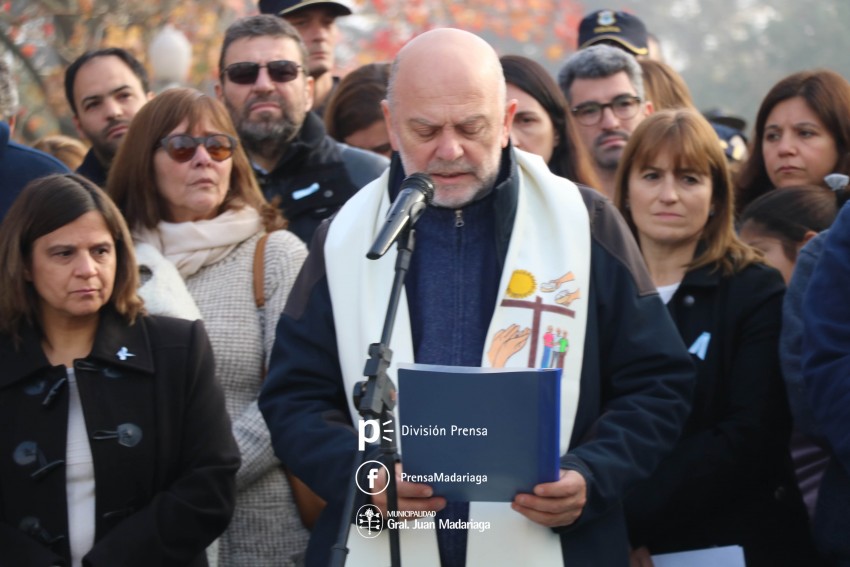 Alumnos prometieron lealtad a la bandera en el acto central frente al 