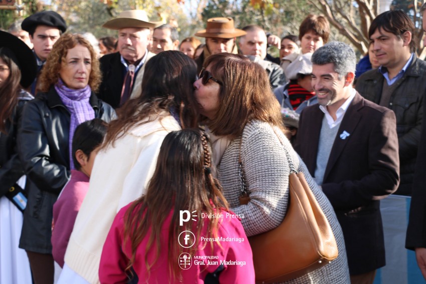 Alumnos prometieron lealtad a la bandera en el acto central frente al 
