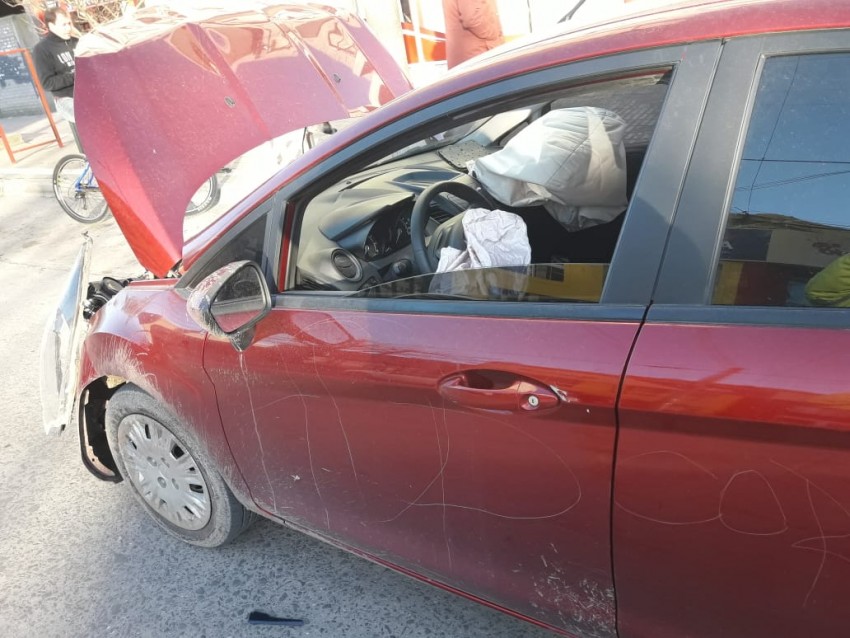 Choque en pleno centro dej dos heridos