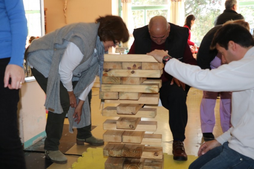 Los abuelos festejaron con una kerms en el hogar municipal