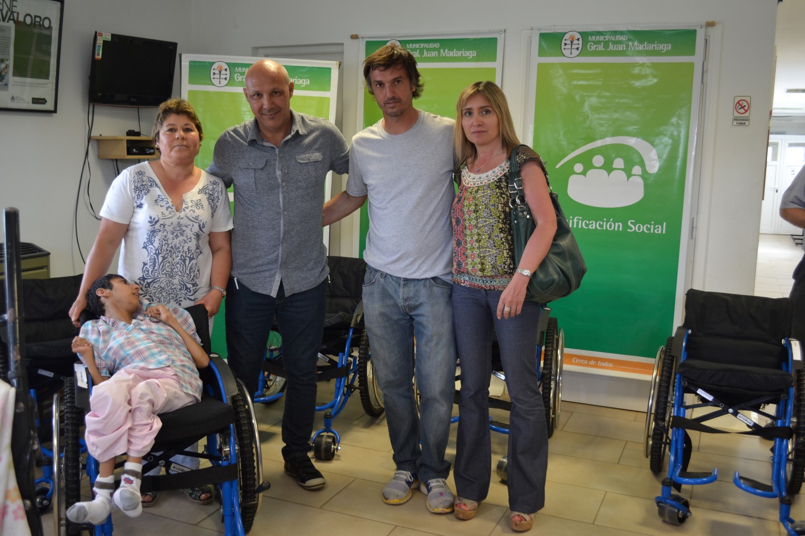 Entrega de sillas de rueda