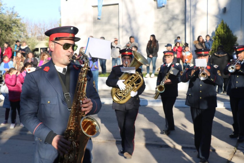 El desfile de gala de los Bomberos Voluntarios en fotos
