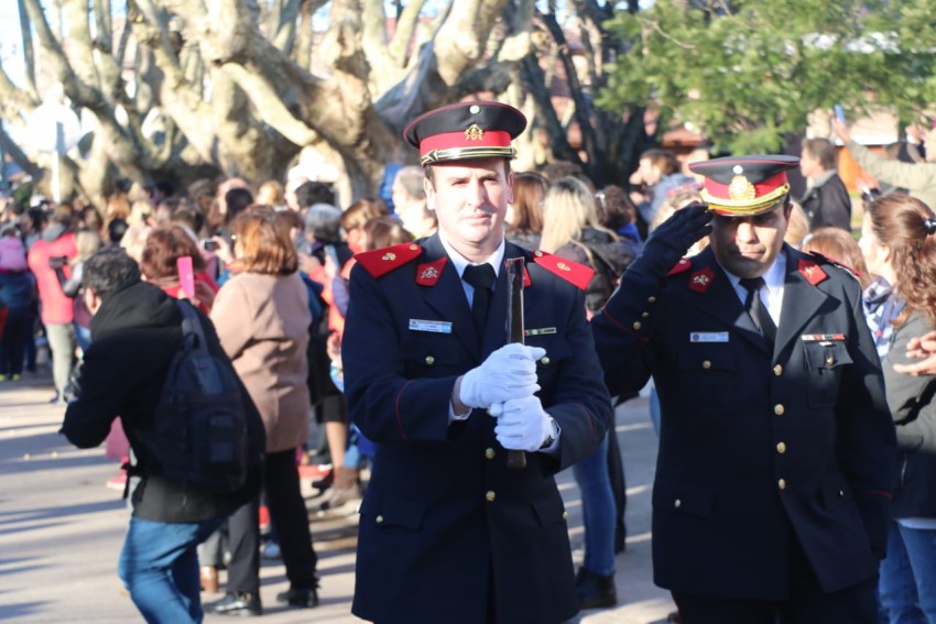 El desfile de gala de los Bomberos Voluntarios en fotos