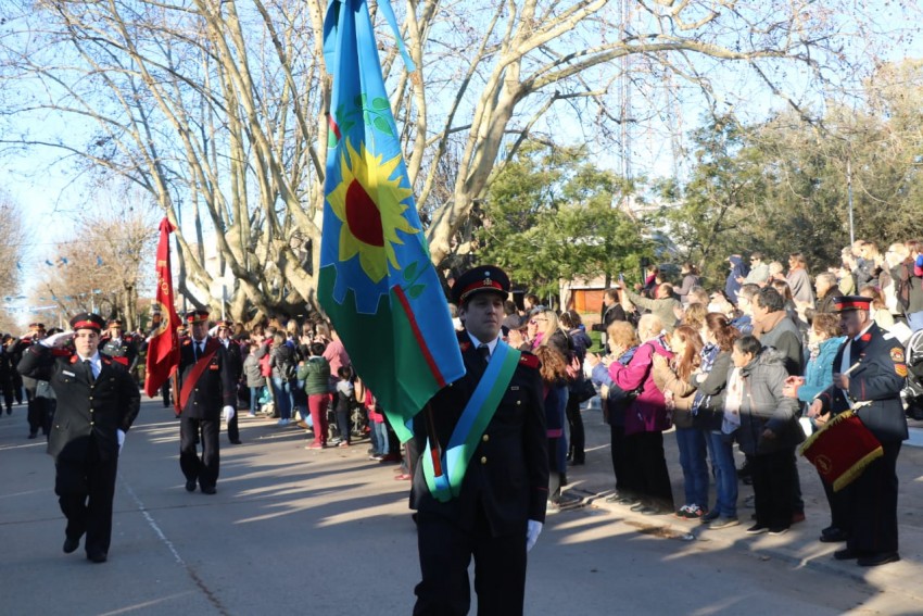 El desfile de gala de los Bomberos Voluntarios en fotos