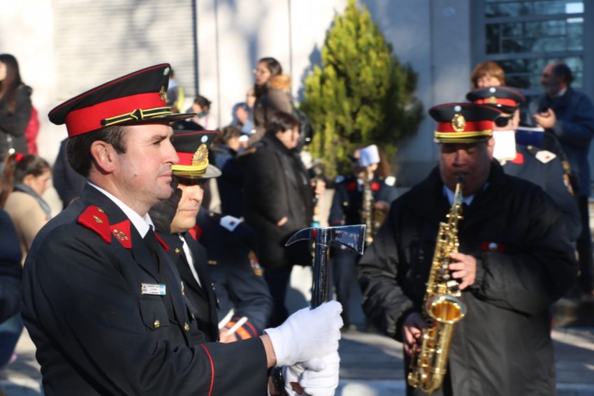 El desfile de gala de los Bomberos Voluntarios en fotos
