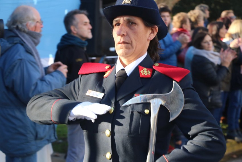 El desfile de gala de los Bomberos Voluntarios en fotos