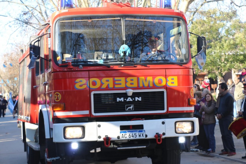 El desfile de gala de los Bomberos Voluntarios en fotos