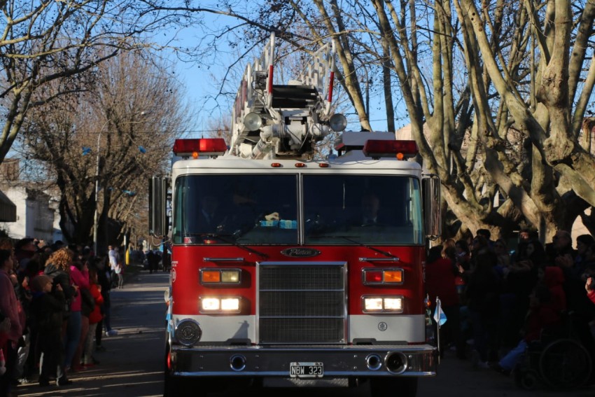 El desfile de gala de los Bomberos Voluntarios en fotos