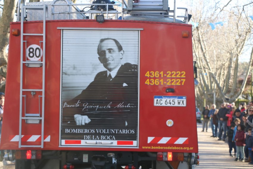 El desfile de gala de los Bomberos Voluntarios en fotos