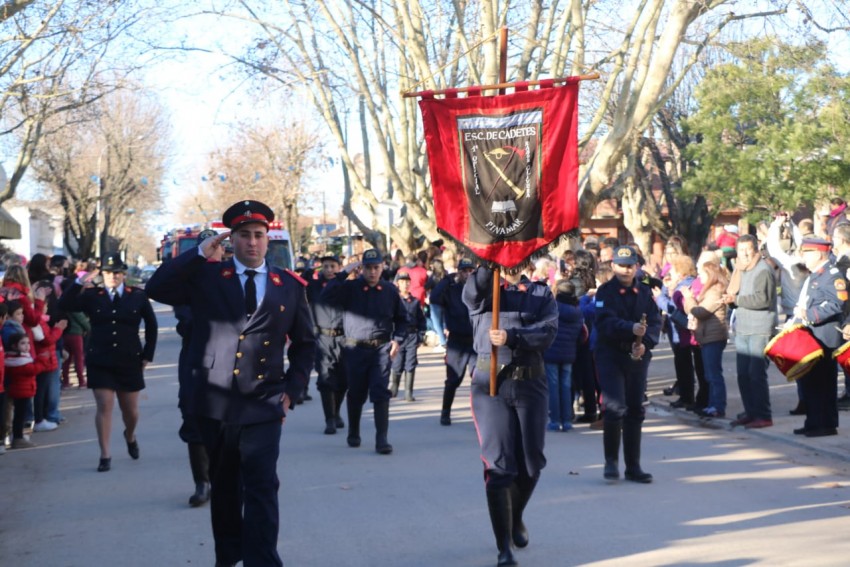 El desfile de gala de los Bomberos Voluntarios en fotos
