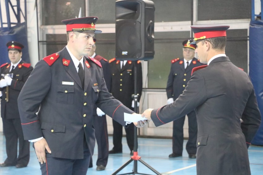 Se realiz el acto castrense de los Bomberos Voluntarios en el Polidep