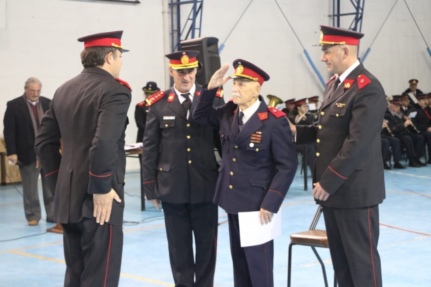 Se realiz el acto castrense de los Bomberos Voluntarios en el Polidep