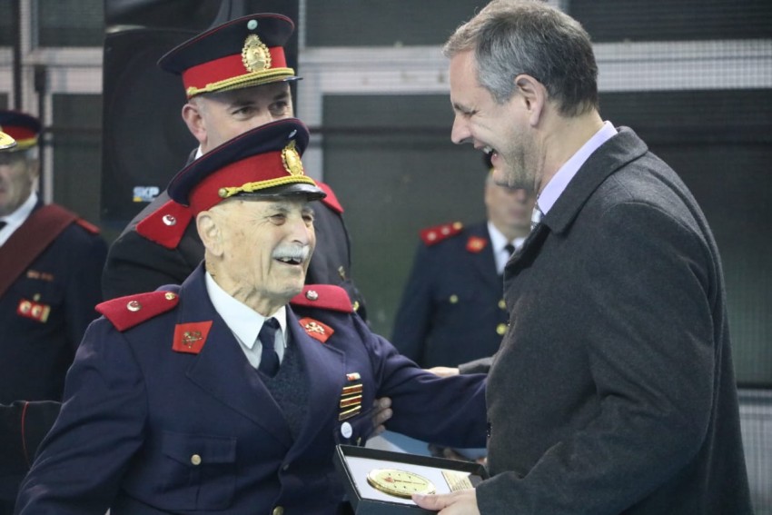 Se realiz el acto castrense de los Bomberos Voluntarios en el Polidep