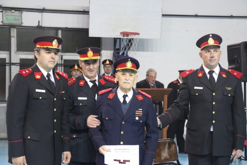 Se realiz el acto castrense de los Bomberos Voluntarios en el Polidep