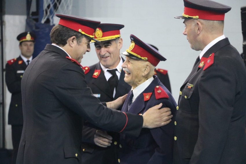 Se realiz el acto castrense de los Bomberos Voluntarios en el Polidep