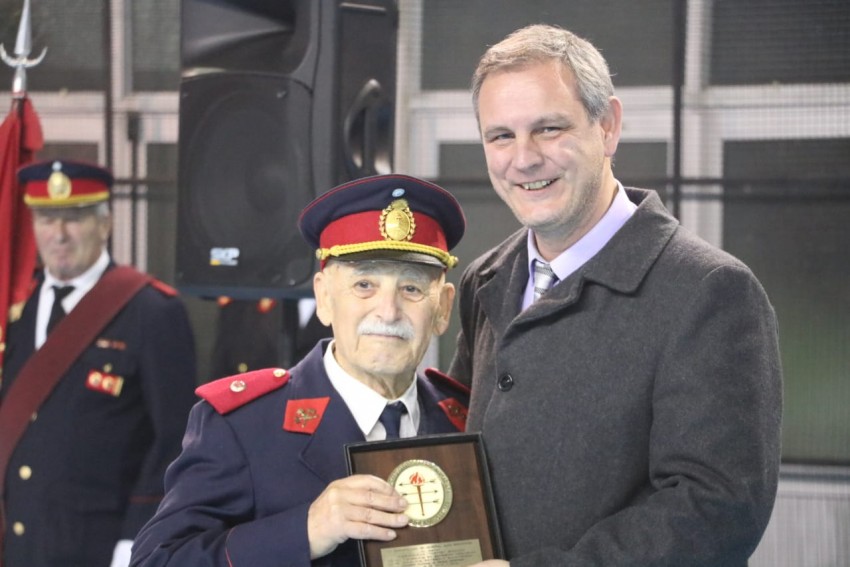 Se realiz el acto castrense de los Bomberos Voluntarios en el Polidep