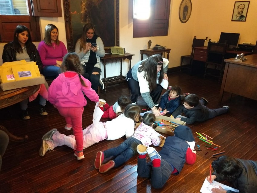 Los chicos jugaron a la bsqueda del tesoro en el Histrico del Tuy