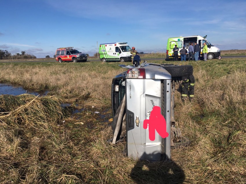 Auxiliaron a un conductor que se accident en la Ruta 74