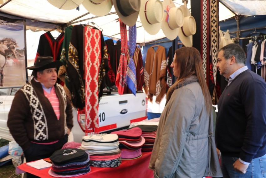 Funcionarios municipales participaron del acto de apertura de la Fiest