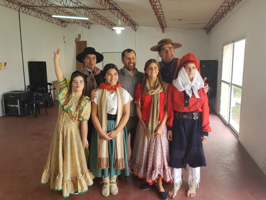 Juegos Bonaerenses: 4 parejas de folclore y 1 joven dibujante pasaron 