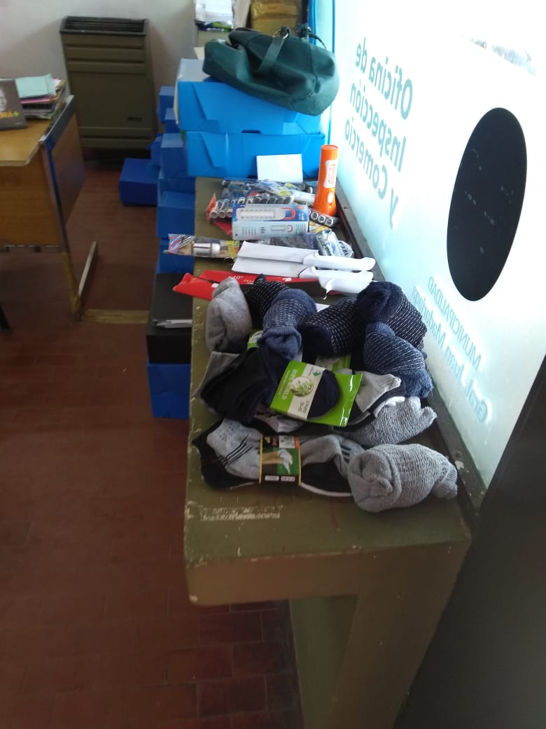 Decomisaron mercadera a vendedores ambulantes