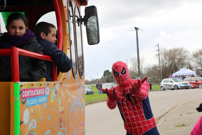 El festejo del da del nio moviliz a 2.000 personas por el Paseo del