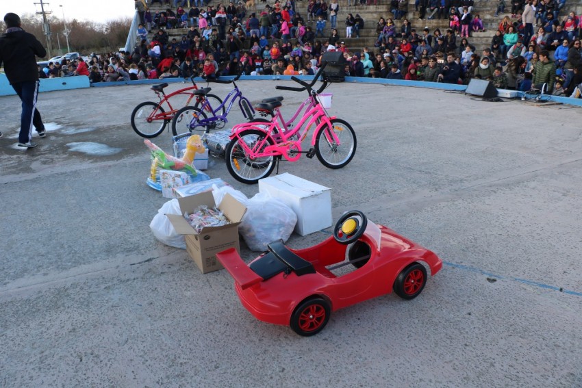 El festejo del da del nio moviliz a 2.000 personas por el Paseo del