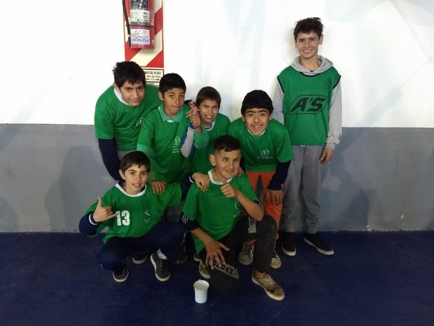 Juegos Bonaerenses: Un equipo local de futbol pas a la final de Mar d