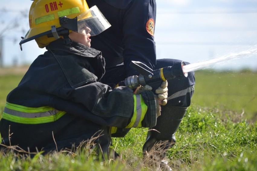 Ms de 30 chicos festejaron el da del nio en Macedo con juegos, rega