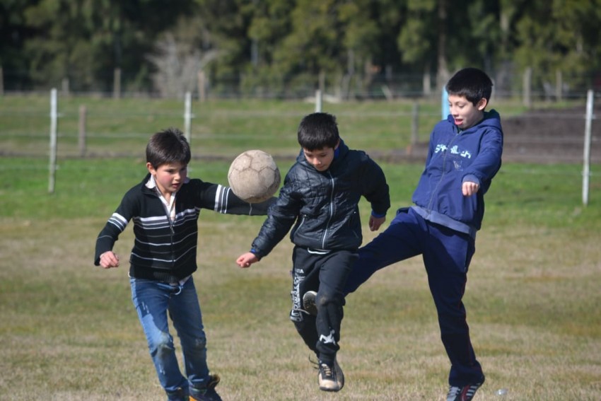 Ms de 30 chicos festejaron el da del nio en Macedo con juegos, rega