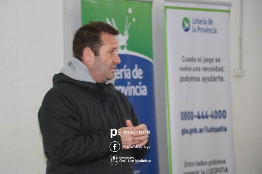 Inici la clnica de hndbol a cargo de 