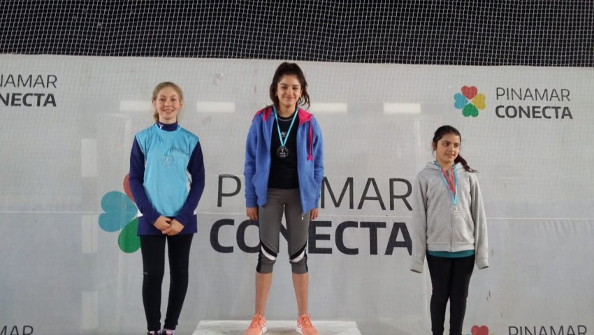 Martina Zapata se destac en la competencia de Atletismo en Pinamar