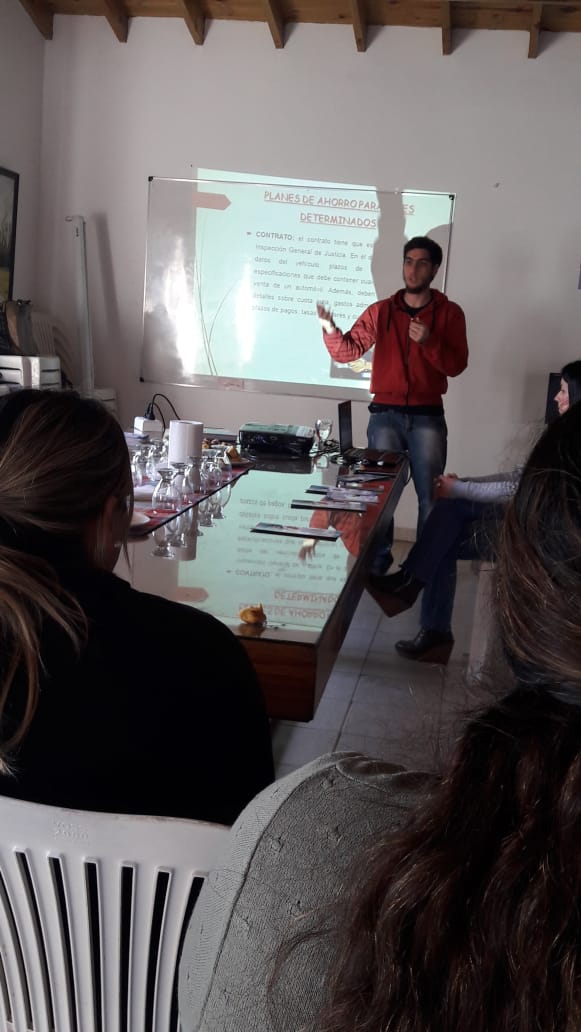 Vecinos de Macedo se instruyeron sobre sus derechos como consumidor