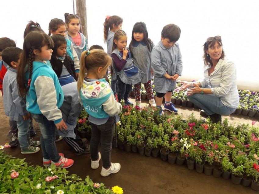 Alumnos del Jardn Las Tunas visitaron el Vivero Municipal