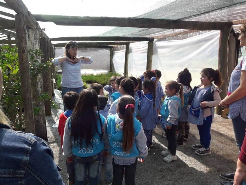 Alumnos del Jardn Las Tunas visitaron el Vivero Municipal