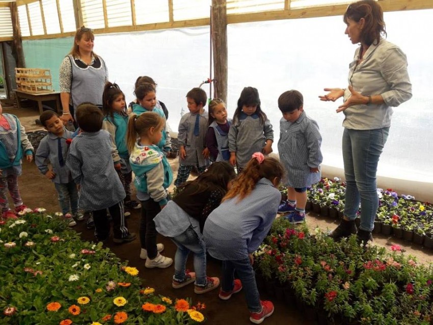 Alumnos del Jardn Las Tunas visitaron el Vivero Municipal