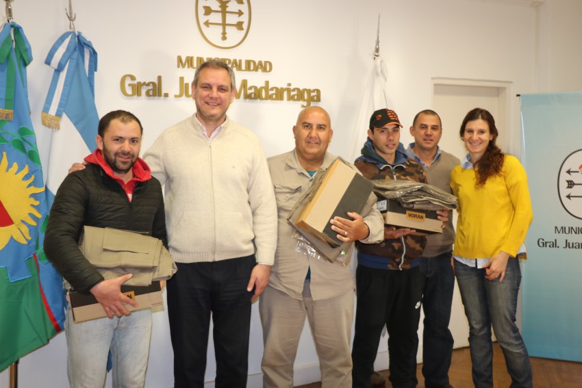 Entregaron indumentaria a empleados municipales