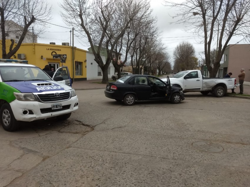Siniestro vial deja una mujer herida