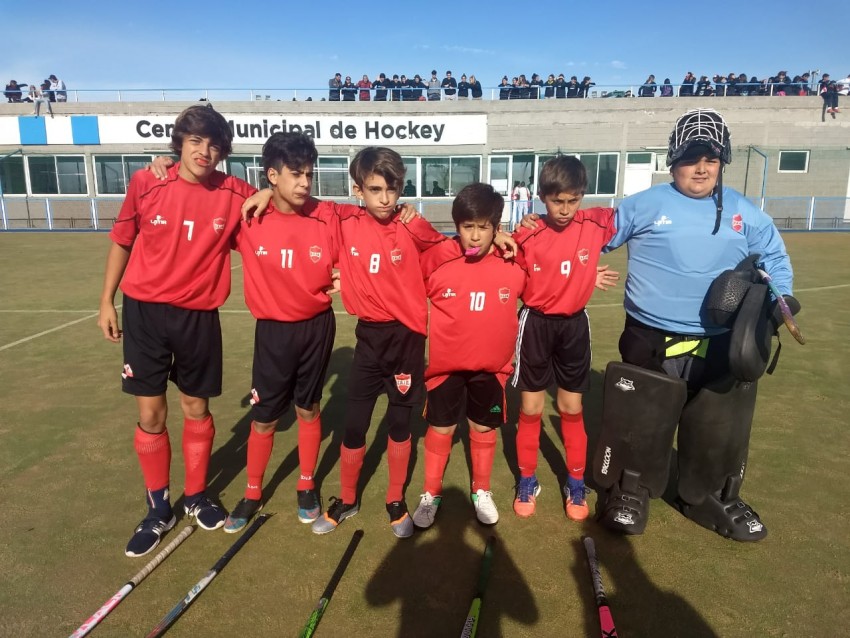 Los representantes locales de Ajedrez femenino y futbol especial volvi