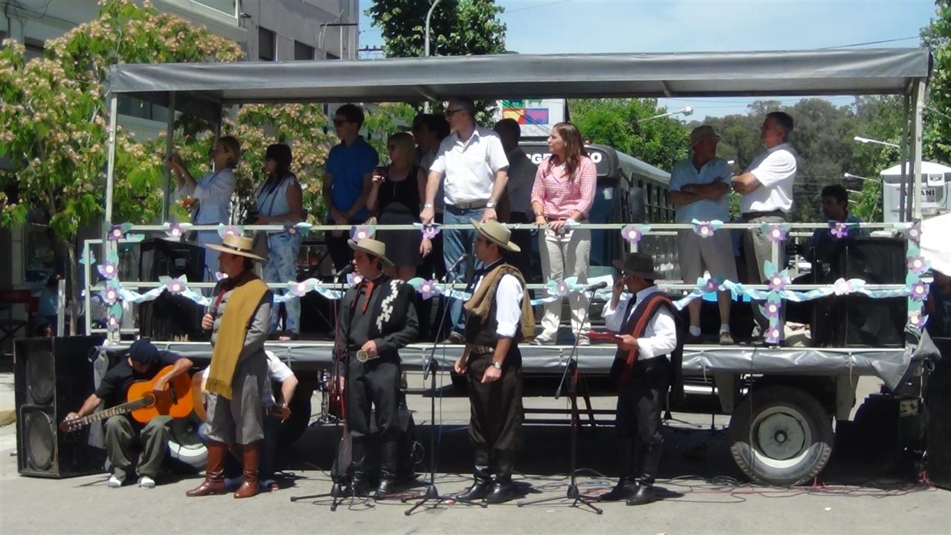 Popovich junto a la Fiesta del Gaucho