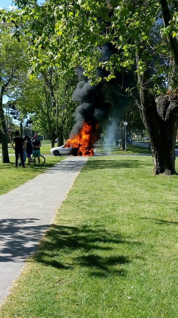 Hubo restricciones a la circulacin por el incendio de un vehculo en 