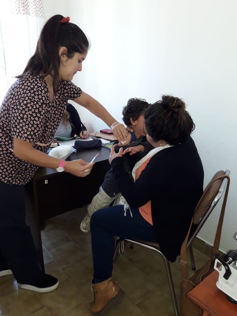 Ms de 260 nios se vacunaron contra el sarampin y la rubeola